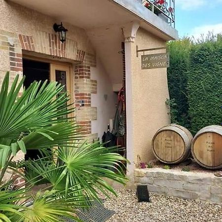 La Maison des Vignes - petits déjeuners continental Charentay Esterno foto