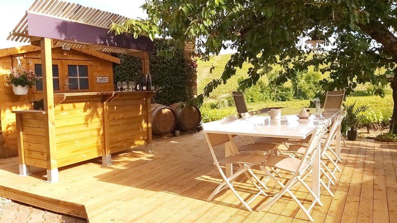 La Maison des Vignes - petits déjeuners continental Charentay Esterno foto